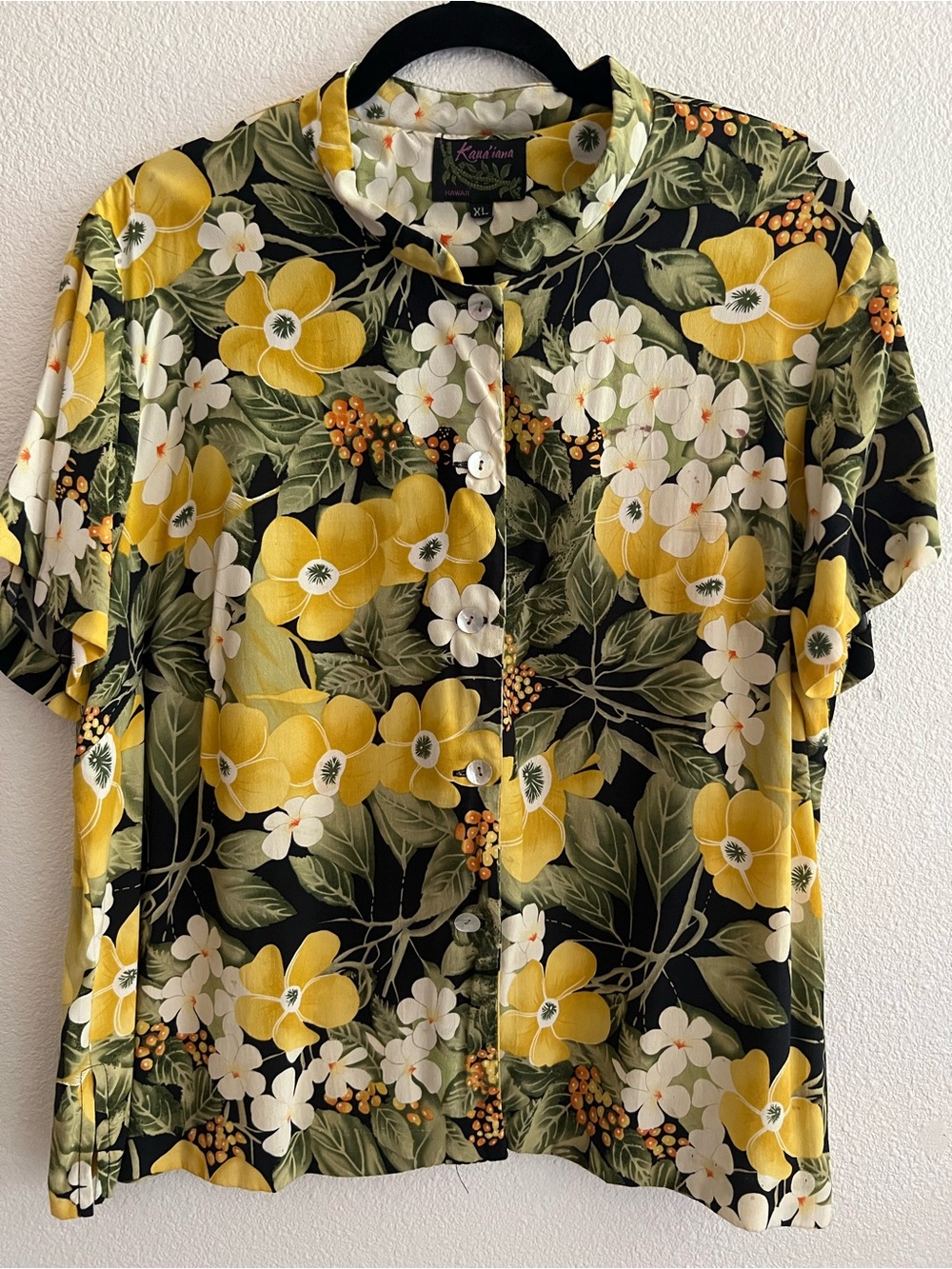Kaua’iana XL Yellow Floral Button-Front Women’s Top